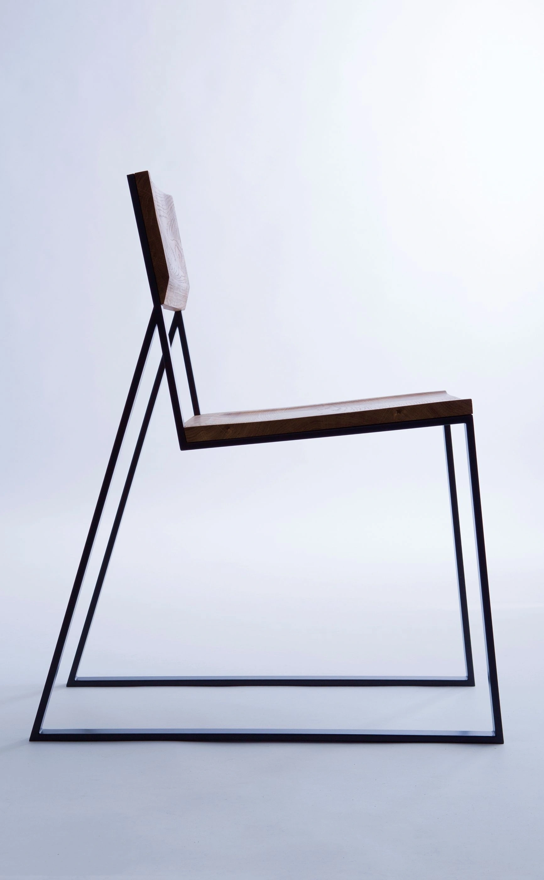 A Chair That's Full of Contrasts