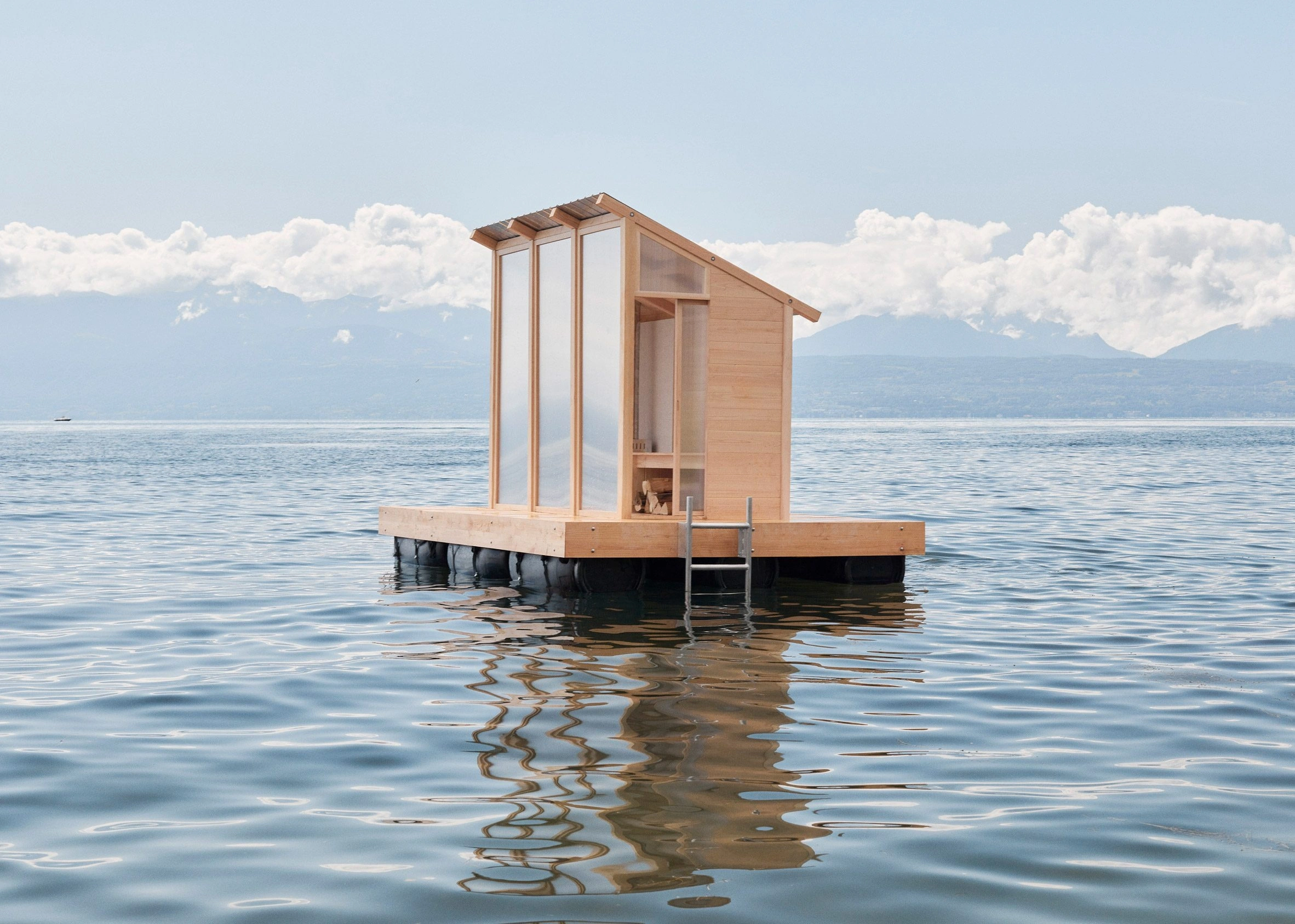 loyly-trolle-rudebeck-haar-floating-sauna_dezeen_2364_col_5.jpg (2364×1688)