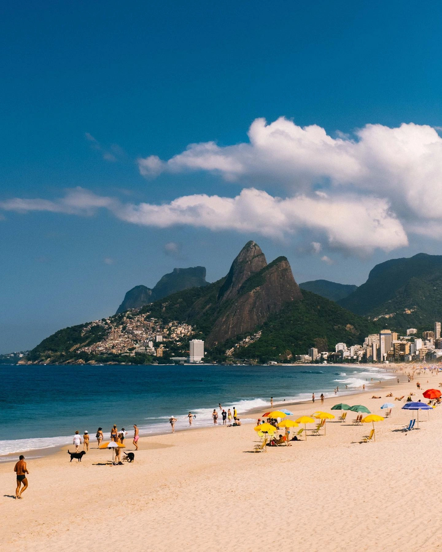 Photo by VIA TOLILA in Rio de Janeiro, Rio de Janeiro. May be an image of 10 people and nature.