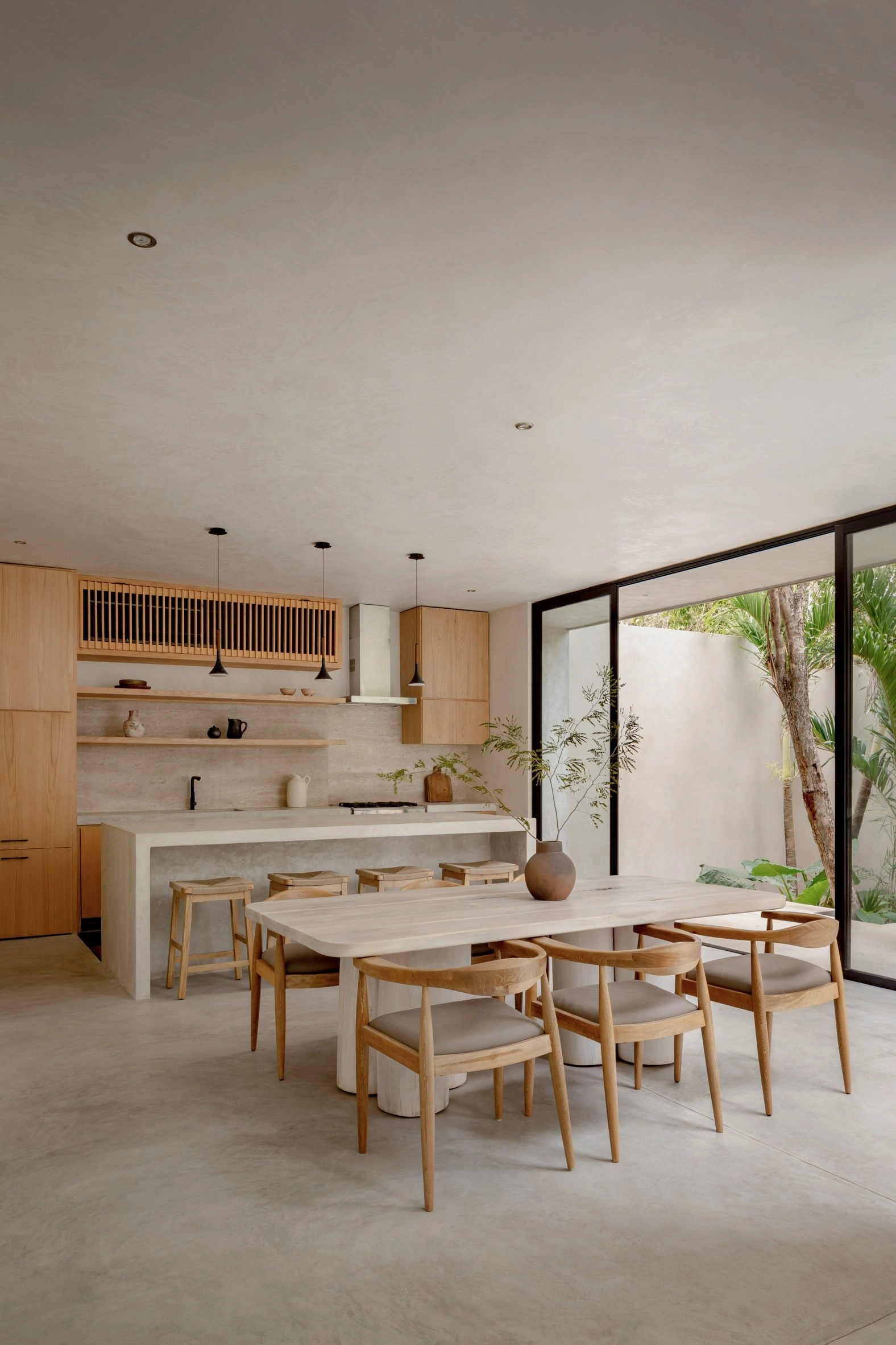 Villa by Espacio 18 embodies "natural beauty" of Yucatán Peninsula caves