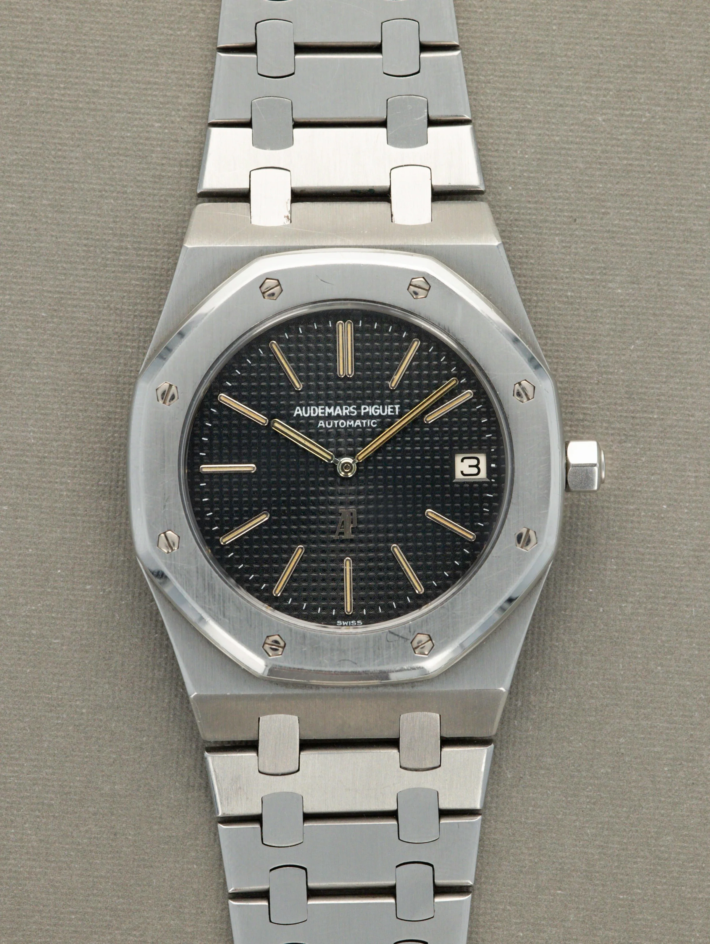 AP_ROYAL_OAK_GREY_WEB_1