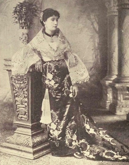 Spanish-Filipina Mestiza (1899) - History of the Philippines - Wikipedia