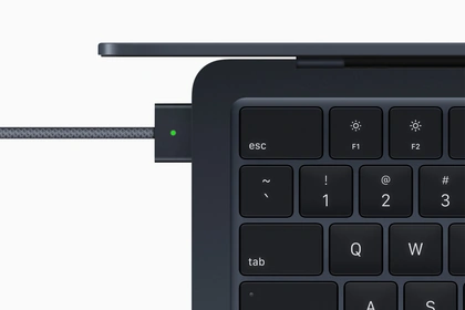 Apple-WWDC22-MacBook-Air-MagSafe-220606_big.jpg.large_2x.jpg (1960×1306)