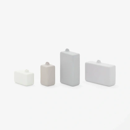 Block-Vase • Nendo.  ° Words: SendPoints ° Photography: Hiroshi Iwasaki