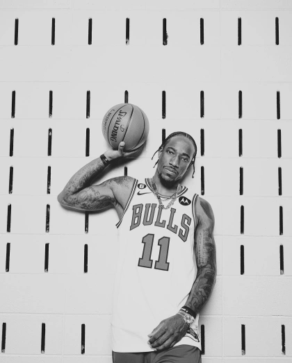 Photo shared by STREET DREAMS MAGAZINE on October 18, 2022 tagging @nolis, @demar_derozan, @chicagobulls, and @chicagomag.