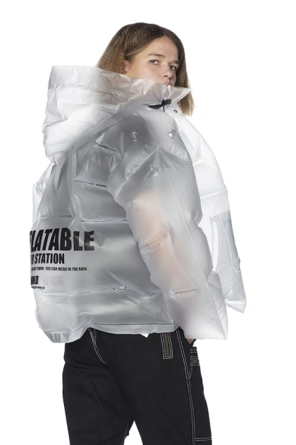 Inflatable puffer jackets are here in case you need more attention - Fashion Journal | Futuristic fashion, Tech fashion, Fashion