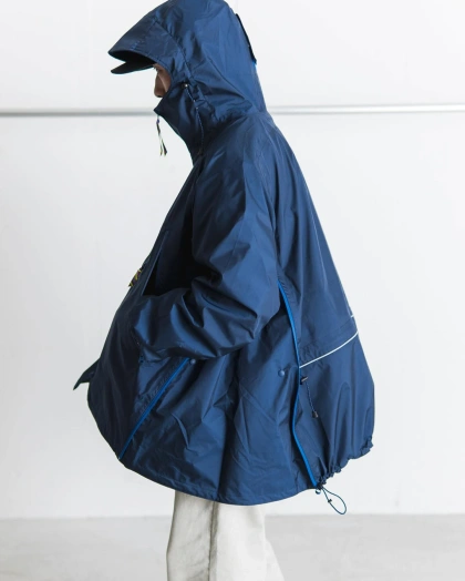 Photo by eye_C on January 28, 2024. May be an image of 1 person, duffle coat, goosedown coat, jacket, raincoat, parka and fleece.